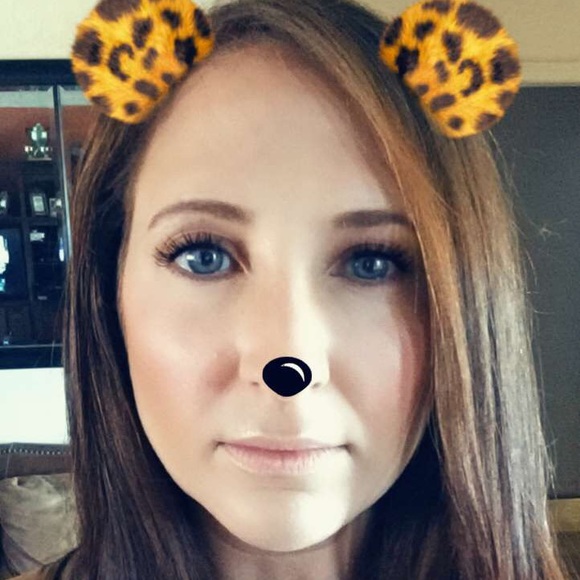 Profile Picture of Carly Milone (@mzcarlyb) on Poshmark