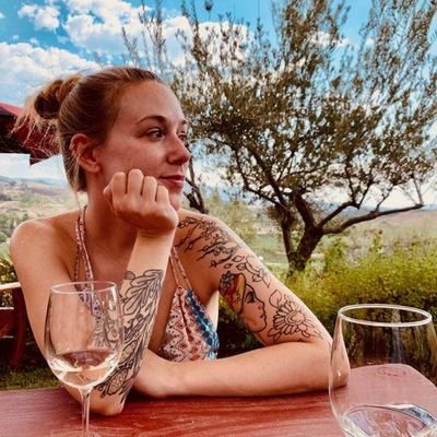 Profile Picture of Dr. Katherine Lorenz (@DrKLorenz) on Twitter