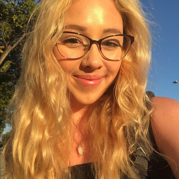 Profile Picture of Liv Hymowitz (@livhym) on Poshmark