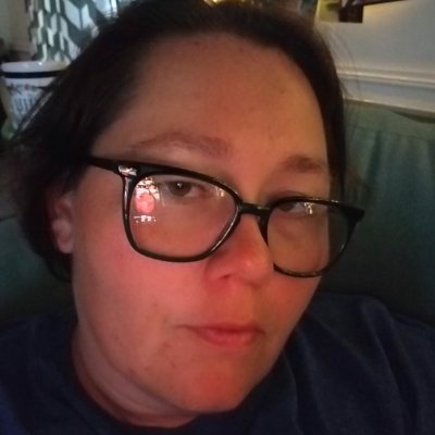 Profile Picture of Shelly Bacon (@awesomeshellyb) on Twitter