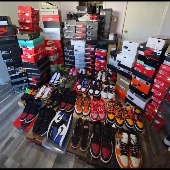 Profile Picture of Raymond Reddignton (@grailedsoles) on Poshmark