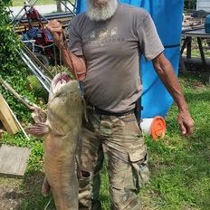 Profile Picture of Ed Thornton (@Edthornton11) on Twitter