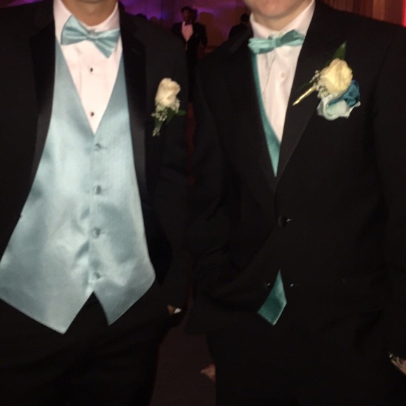 Profile Picture of Tyler Thomson (@tythom12) on Poshmark