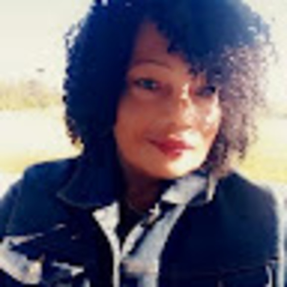 Profile Picture of Brenda Johnson (@brendajohn430) on Poshmark