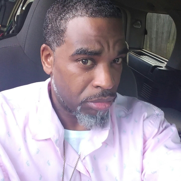 Profile Picture of Ernest Bowman (@bowmanernest95) on Poshmark