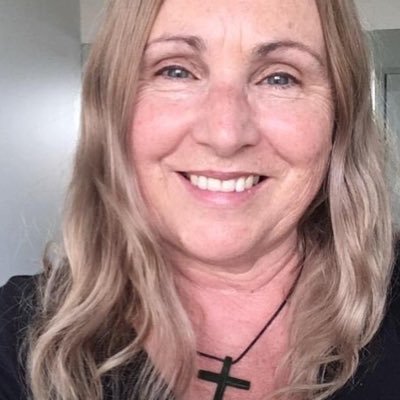 Profile Picture of Suzanne O'Neil (@@SuzanneONeil1) on Twitter