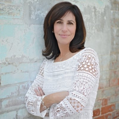 Profile Picture of Cheryl Ayers Petteruti (@roaringfashions) on Twitter