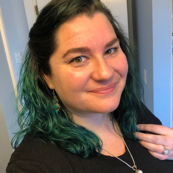 Profile Picture of Abby Weickert (@theknottyhippie) on Poshmark