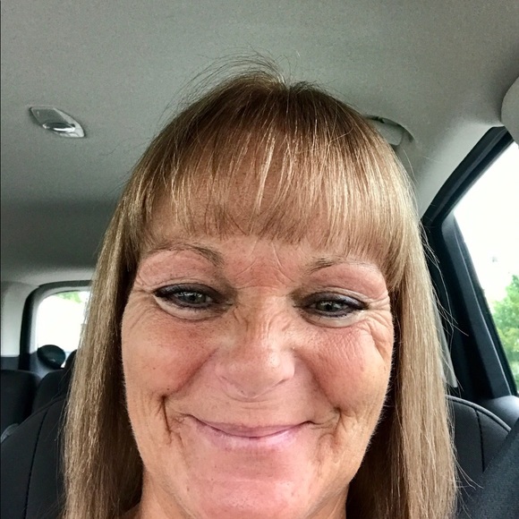 Profile Picture of Alice Marshall (@afm68) on Poshmark