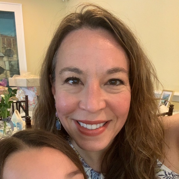 Profile Picture of Jill Frattaroli (@jillfratt) on Poshmark