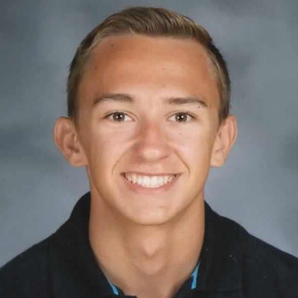 Profile Picture of Ben Piotrowski (@benpio27) on Poshmark
