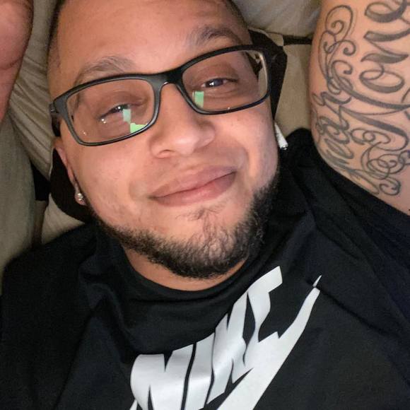 Profile Picture of Oscar Quiles (@oscarqb05) on Poshmark