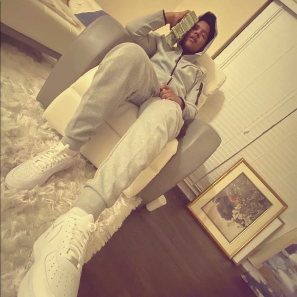 Profile Picture of Calvin Browning (@cbrowning2022) on Poshmark