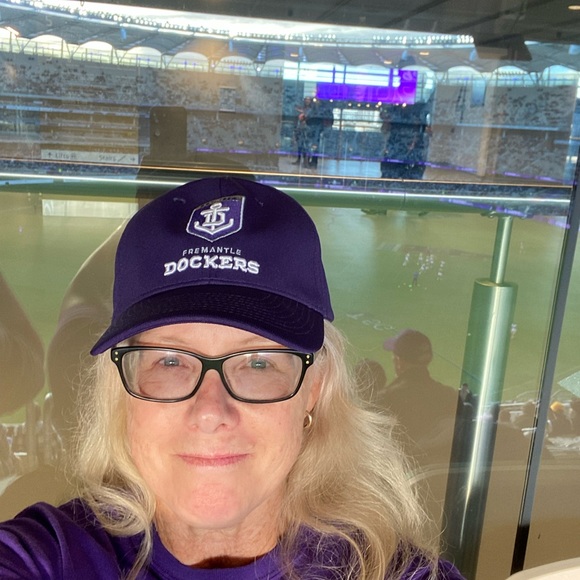 Profile Picture of Robyn Girdlestone (@urklck) on Poshmark