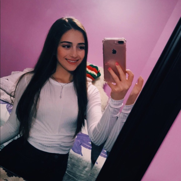 Profile Picture of Candy Najor (@cnajor) on Poshmark