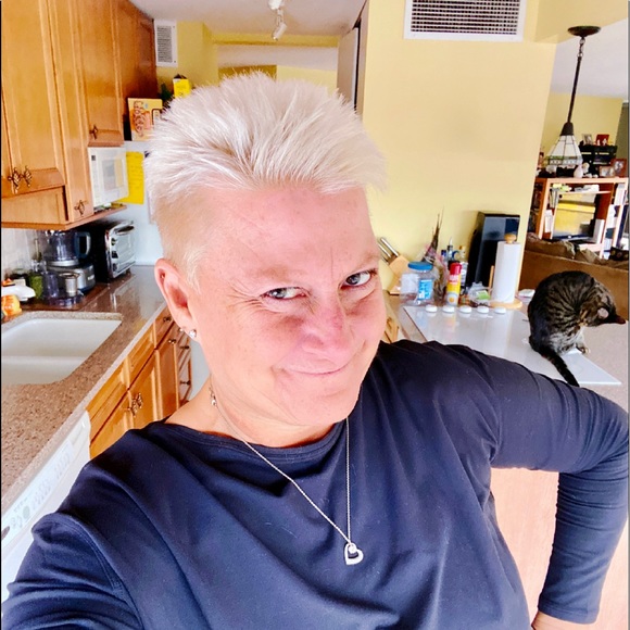 Profile Picture of Paula Grabow (@paulagrabow) on Poshmark