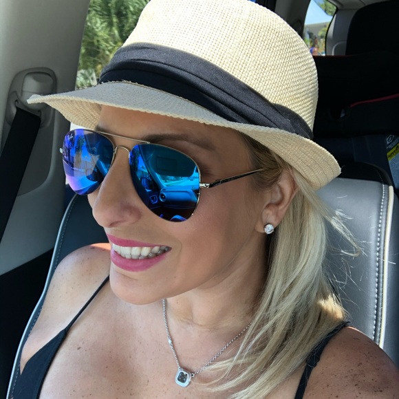 Profile Picture of Lindsay Preston (@lindsay_preston) on Poshmark