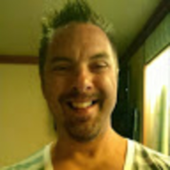 Profile Picture of Alan Tobias (@akt989) on Poshmark