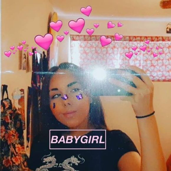 Profile Picture of Meliña jañezz Arrietta (@nezzyyyyy) on Poshmark