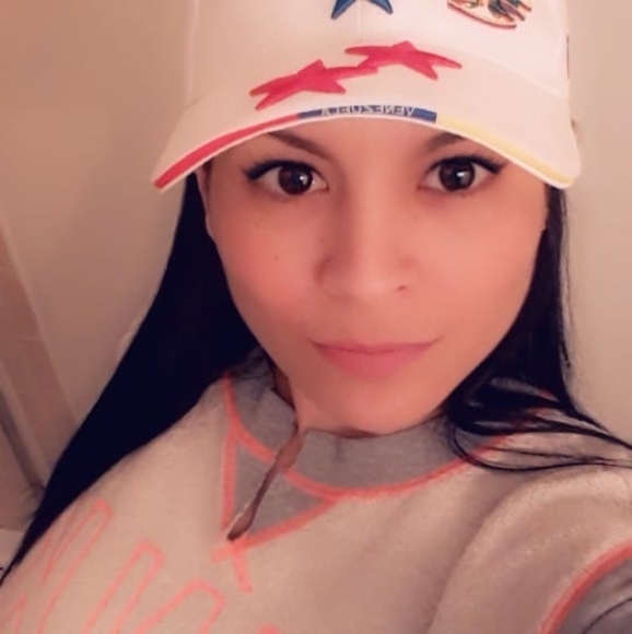 Profile Picture of Igmardys Lugo (@igmardys) on Poshmark