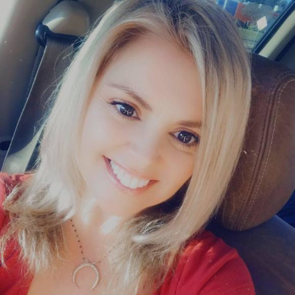 Profile Picture of Danielle Edmondson (@angelosophy) on Poshmark