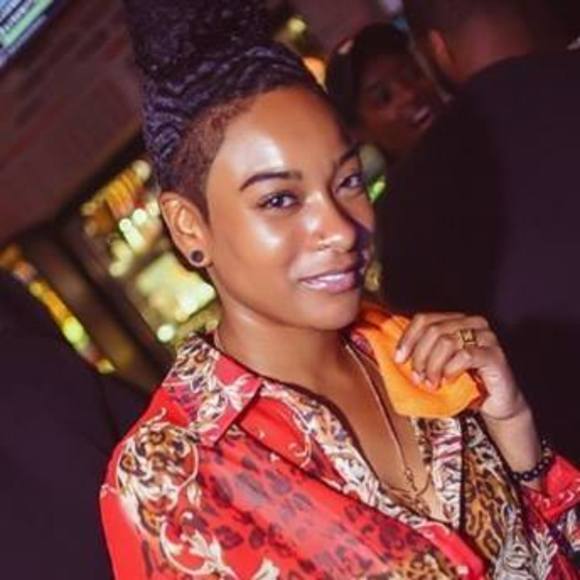 Profile Picture of Amara Williams (@tamara540) on Poshmark