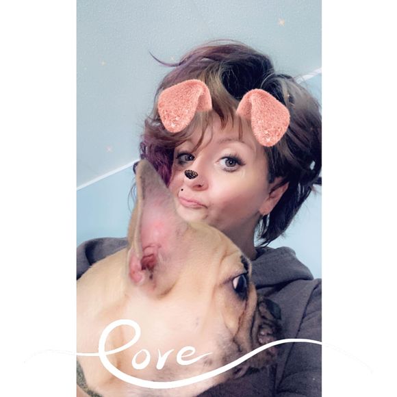 Profile Picture of Danielle Foster (@allcloudedup) on Poshmark