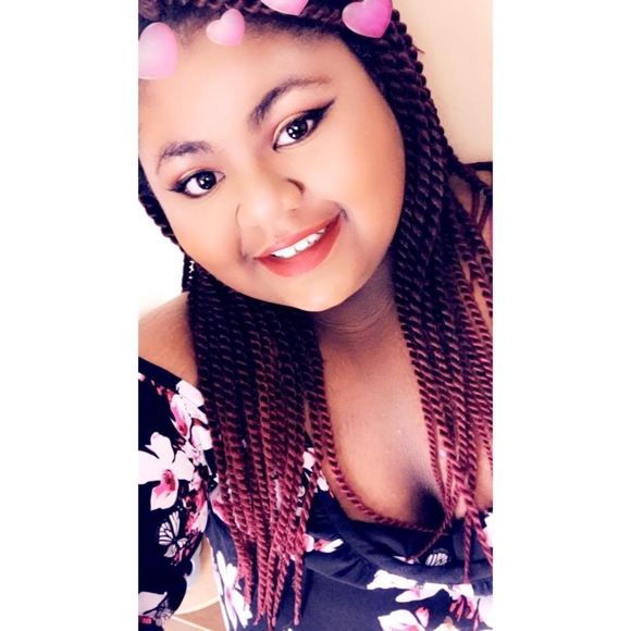 Profile Picture of Torrie Phillips (@jusspretty) on Poshmark