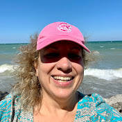 Profile Picture of Lisa Wheeler (@LisaWheeler) on Youtube