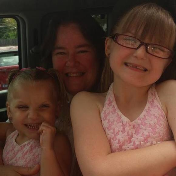 Profile Picture of Debra Treeter (@stormynight_12) on Poshmark