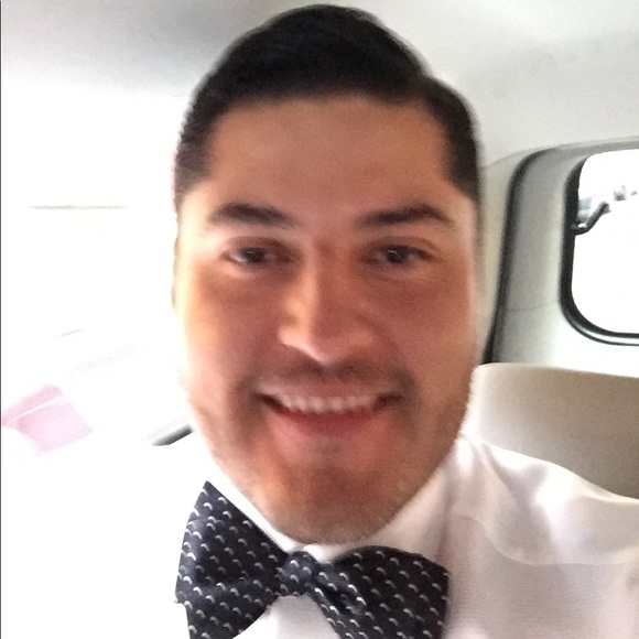 Profile Picture of Victor Melgoza (@vmg655) on Poshmark