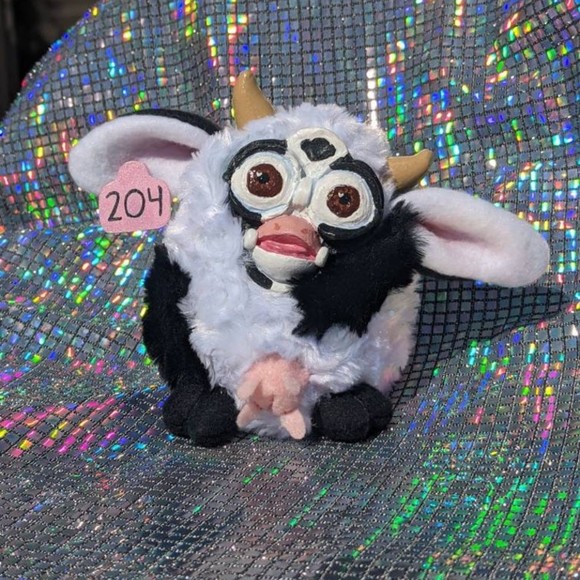 Profile Picture of Sam Cross (@montageofsam) on Poshmark