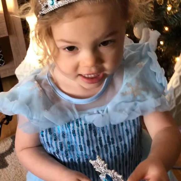 Profile Picture of Kallie Gruman (@kallievanhal) on Poshmark