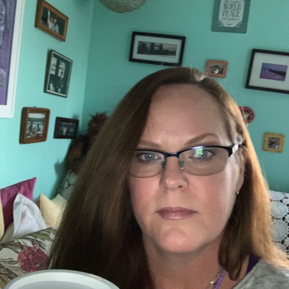 Profile Picture of Dawn Mischka (@dmischka) on Poshmark