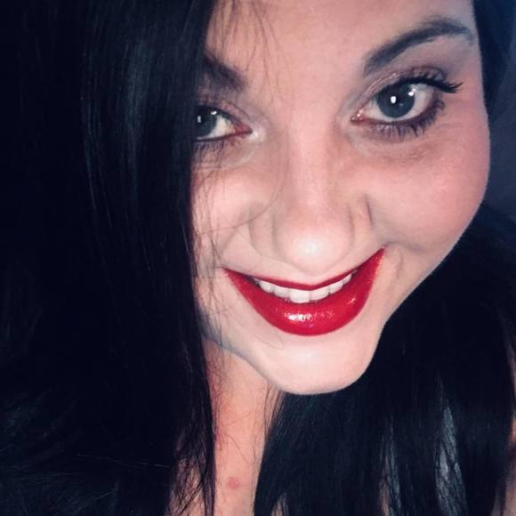 Profile Picture of Amber Braaten (@abraaten) on Poshmark