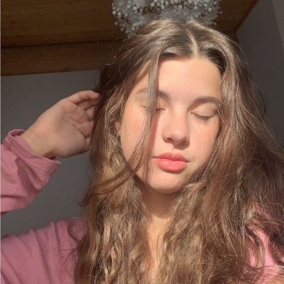Profile Picture of Addison Croner (@addisoncroner) on Poshmark