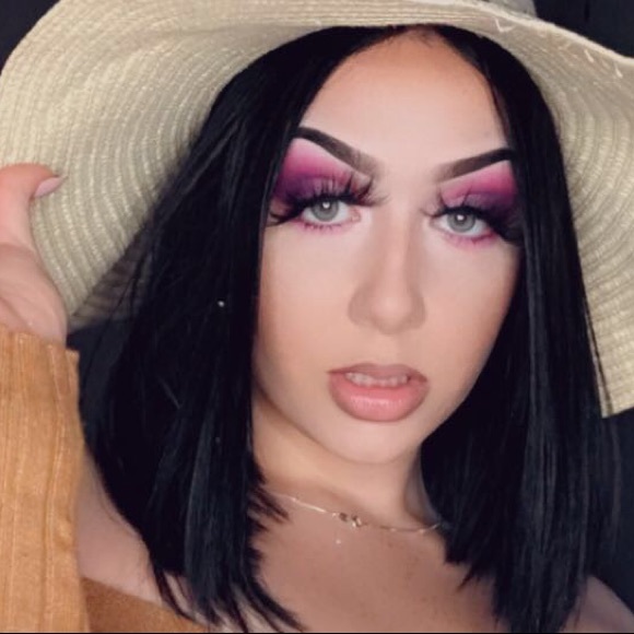 Profile Picture of Brianna Dickerman (@briannadickerma) on Poshmark