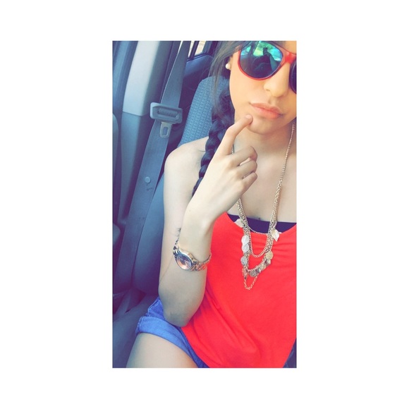 Profile Picture of Jordan Neill (@jordanalexis97) on Poshmark