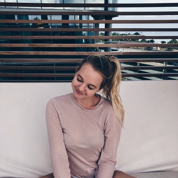 Profile Picture of Julia Stankovits (@jgrace_99) on Poshmark