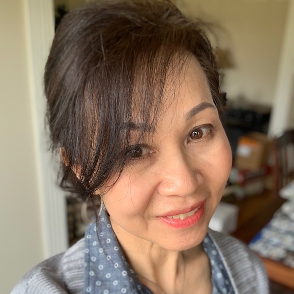 Profile Picture of Caroline Yap (@carsina) on Poshmark