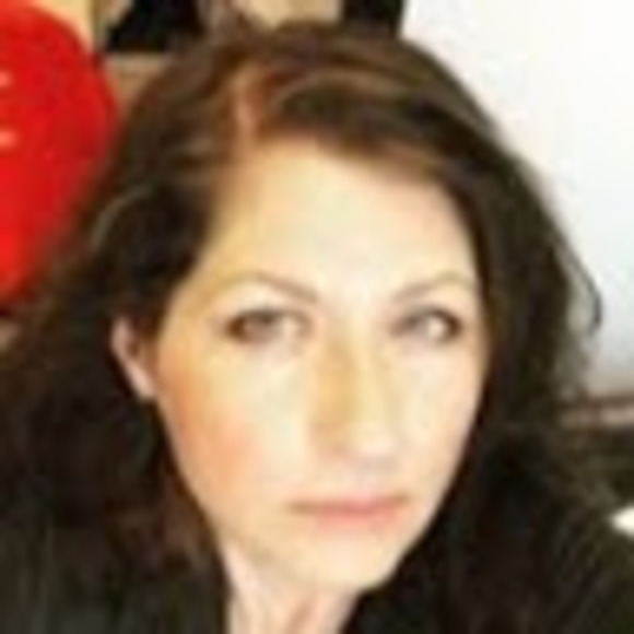 Profile Picture of Mimi Ryan (@mimiryan66) on Poshmark