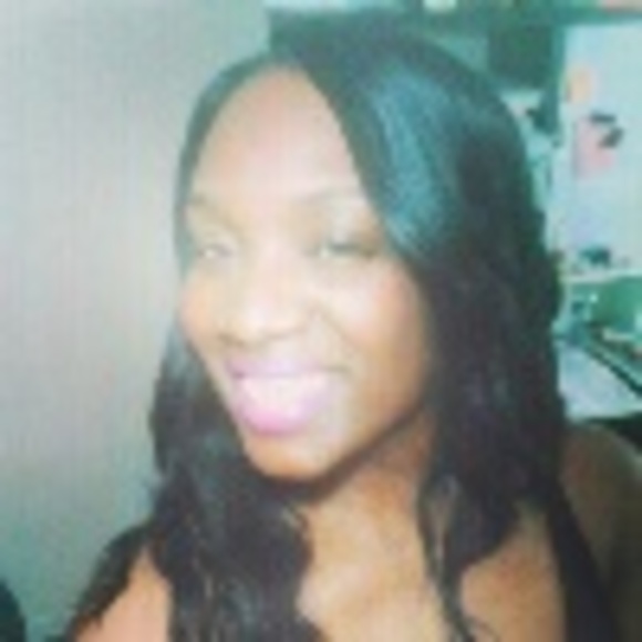 Profile Picture of Rachael Gooding (@rgooding) on Poshmark