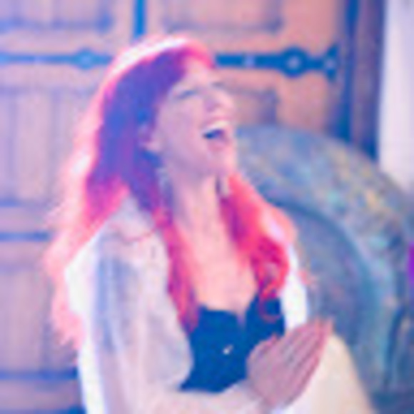 Profile Picture of Kitty Thompson (@kittythompso669) on Poshmark