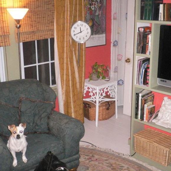 Profile Picture of Karen Walters -hull (@karenwalters277) on Poshmark