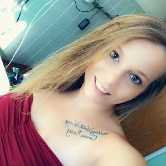 Profile Picture of Tiana Wagar (@tianawagar0690) on Poshmark