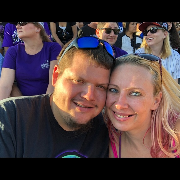 Profile Picture of Justin Thomson (@dadctech) on Poshmark