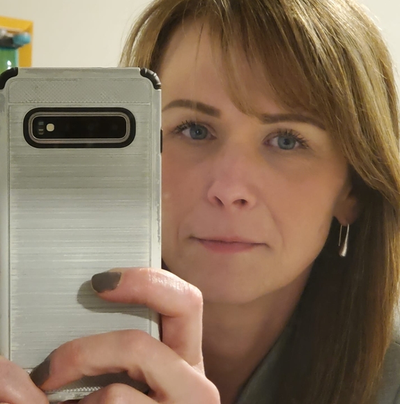 Profile Picture of Dawn Baverstock (@d_baverstock) on Poshmark