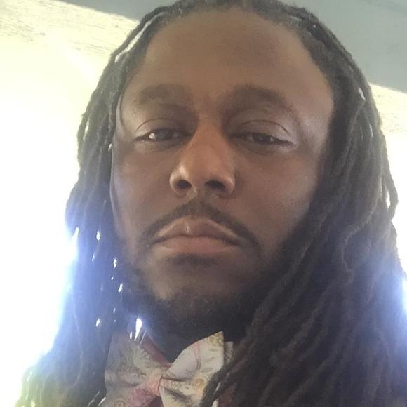 Profile Picture of Labarren Borom (@antoinne1973) on Poshmark