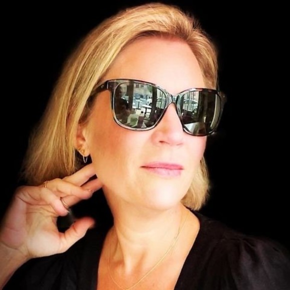 Profile Picture of Jessica Öeffner (@jwoeffner) on Poshmark