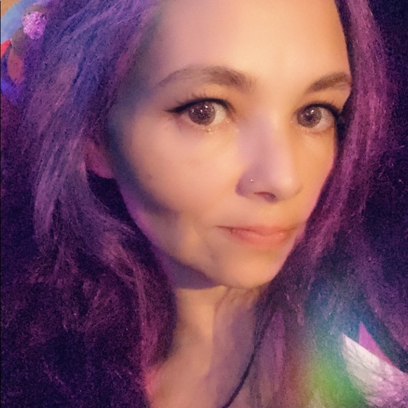 Profile Picture of Kara Teaster (@teasterkara) on Poshmark